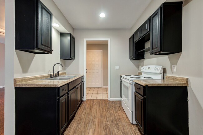 Building Photo - * * * $250 Move-in Special * * * Charming 2-Bedroom / 2-Bathroom Retreat! * * * $250 Move-in Spec...