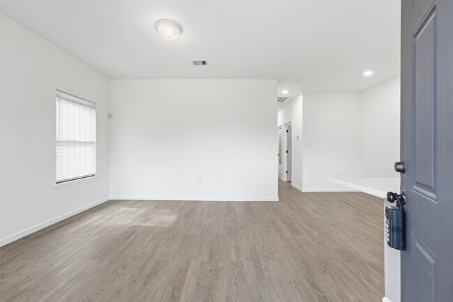 Building Photo - 319 N Carolina St