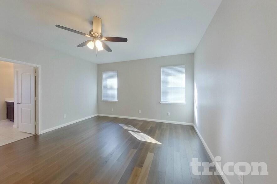 Building Photo - 714 Shady Meadow Ln