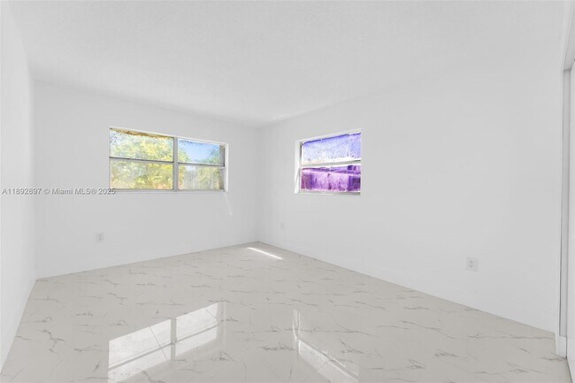 Building Photo - 8764 SW 12th St