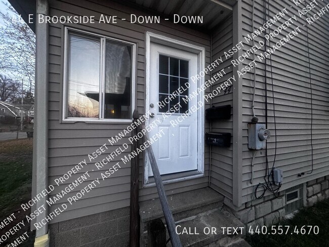 Building Photo - 44 E Brookside Ave