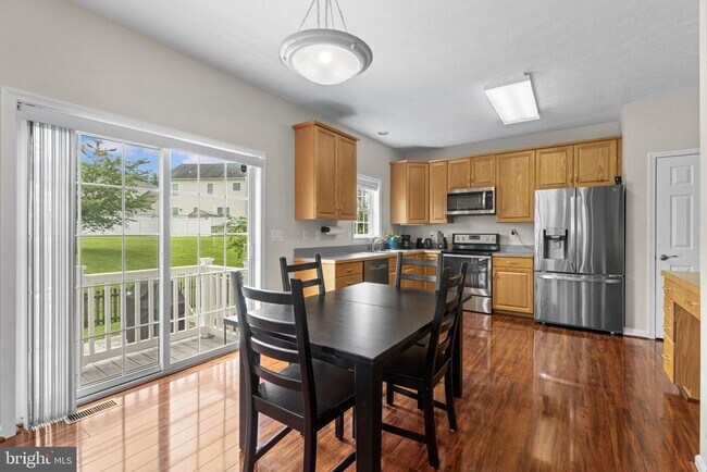 Building Photo - 10 Everglades Ln