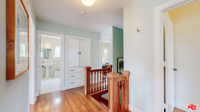 Building Photo - 3627 Crestmont Ave