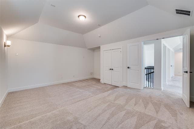 Building Photo - 501 Silbury St
