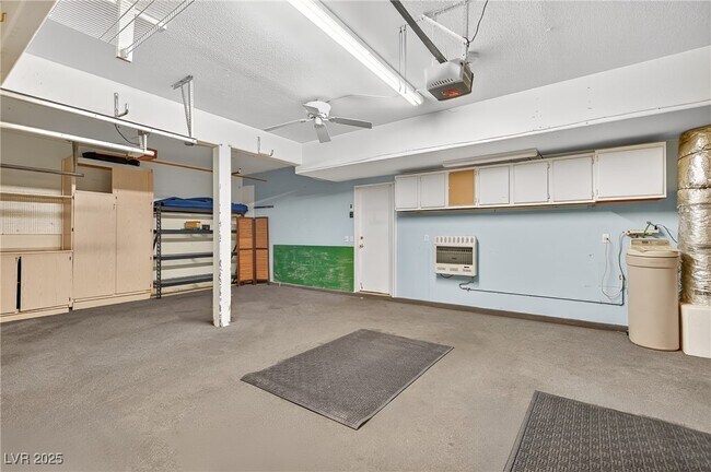 Building Photo - 8963 Crystal Lagoon Ct