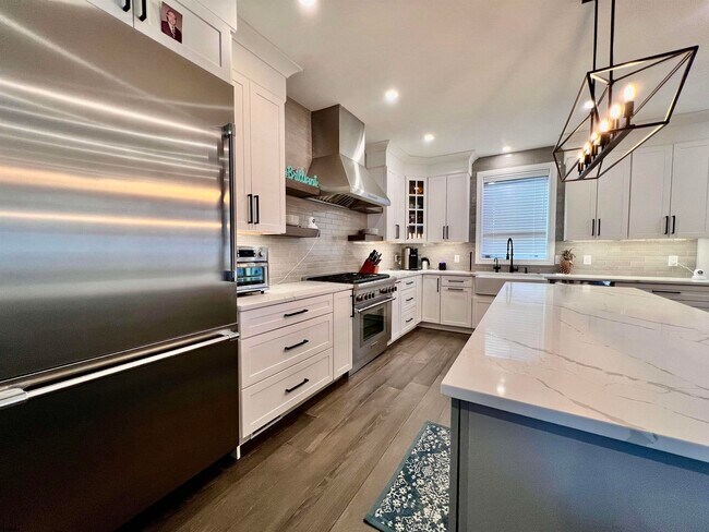 Building Photo - 16 A S Fredericksburg Ave