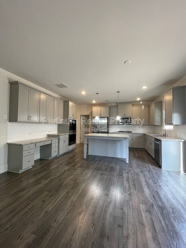 Building Photo - 1616 Chancery Ln