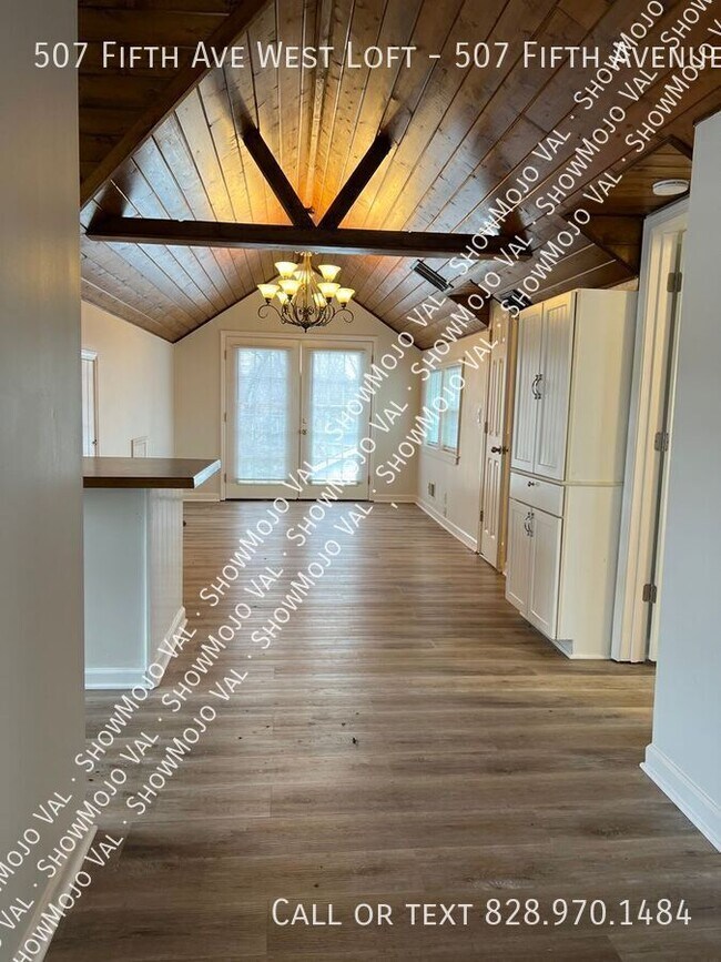Building Photo - 507 5th Ave W