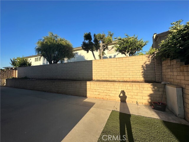 Building Photo - 54 Gillman St