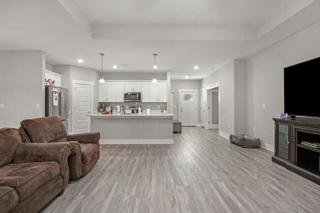 Building Photo - 2800 Ram Ln