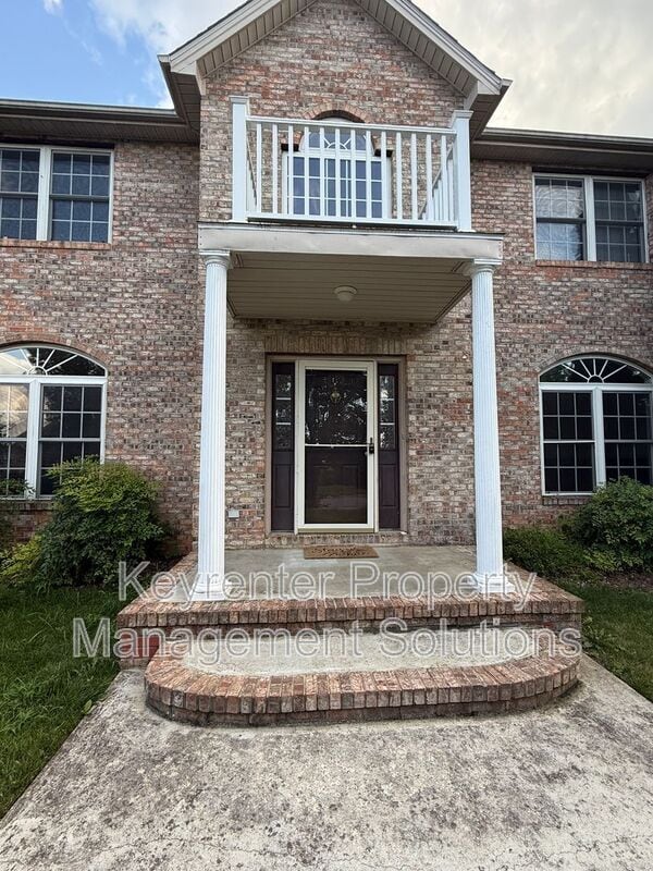 Building Photo - 104 Buckingham Pl