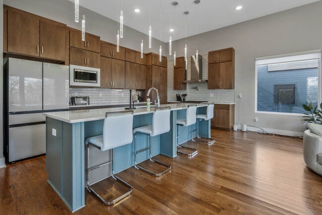 Building Photo - 1909 Hailey Ave