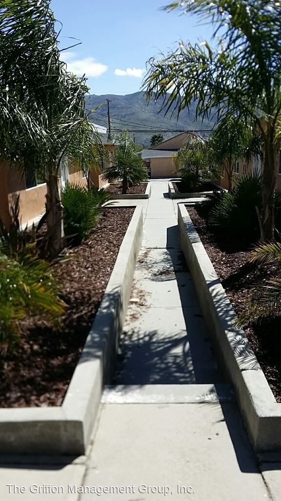 Building Photo - 2 br, 1 bath House - 655 E. WILLIAMS STREET