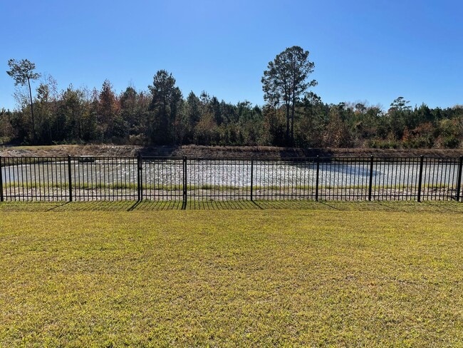 Building Photo - 3 Bedroom 2 Bath Home in Middle Creek Vill...