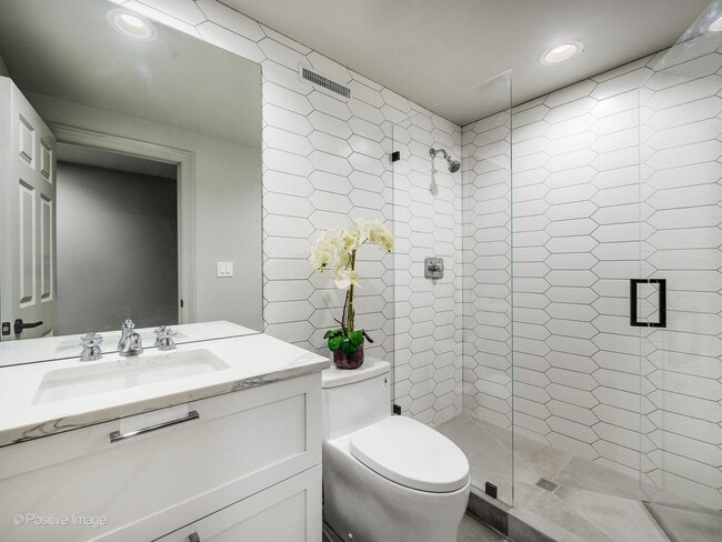 Building Photo - 1143 W Montana St