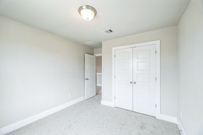 Building Photo - 3308 Bristol Motor Pass