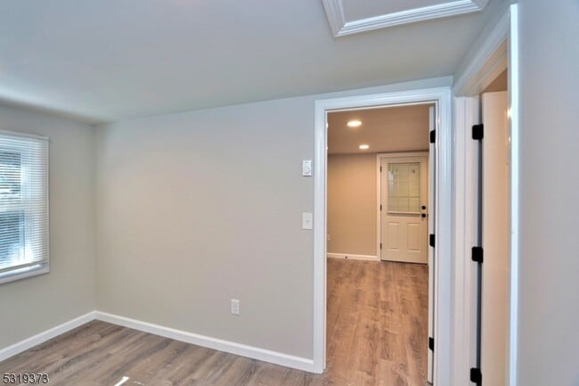 Building Photo - 8 Apple Trail