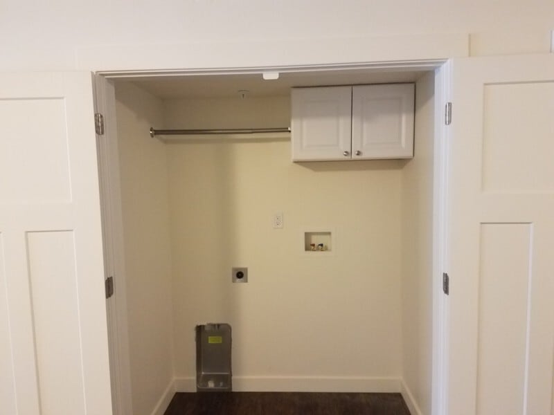 Building Photo - 799 E 550 S