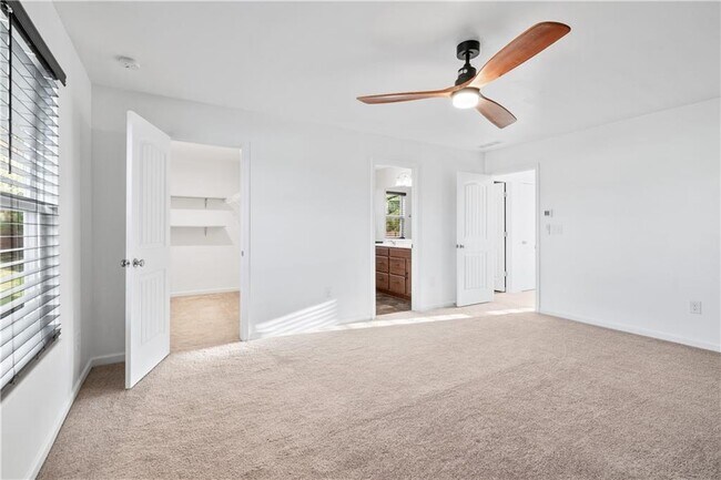 Building Photo - 1586 Garden View Dr