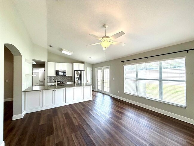 Building Photo - 227 Traditions Dr