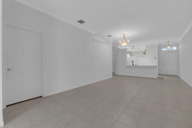 Building Photo - 10664 Royal Caribbean Cir
