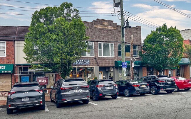 Building Photo - 475 Ashford Ave