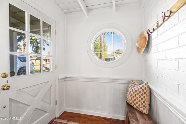 Building Photo - 4631 E Pinchot Ave