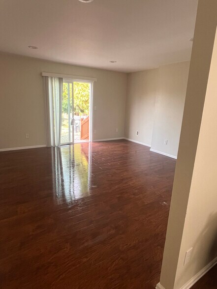 Building Photo - 1007 Digby Ln