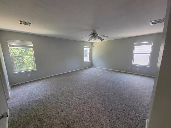 Building Photo - 18222 Valebluff Ln