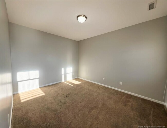 Building Photo - 825 Running Horse Ln