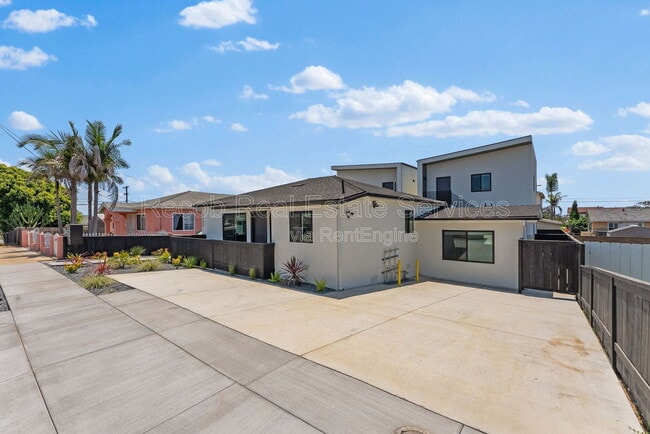 Building Photo - 2722 Nye St