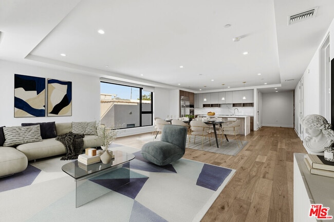 Building Photo - 725 Croft Ave