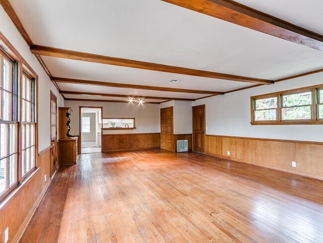 Building Photo - 2221 Churchill Pl