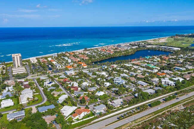 Building Photo - 461 Jupiter Ln