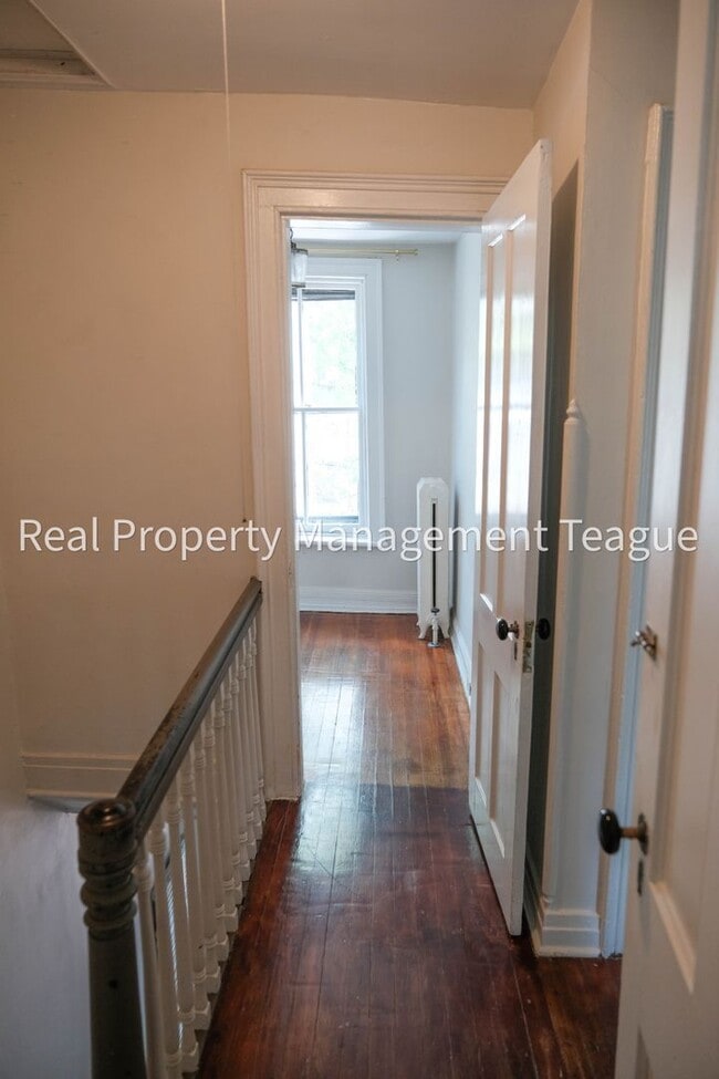 Building Photo - Beautiful Brownstone !