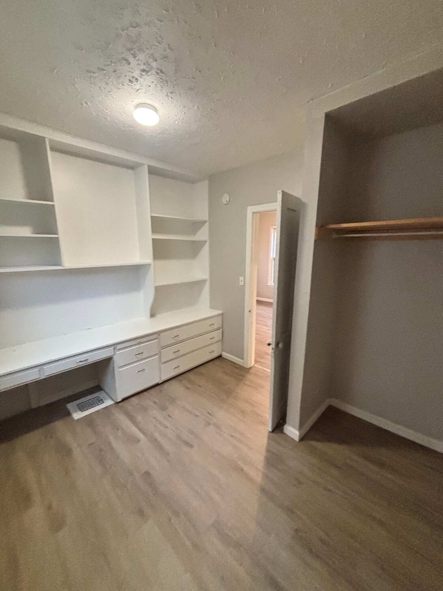 Building Photo - 1813 Willowdale Ave