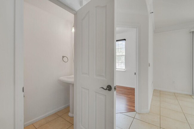 Building Photo - 175 Galicia Way