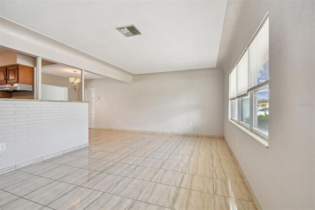 Building Photo - 3900 23rd Ave N