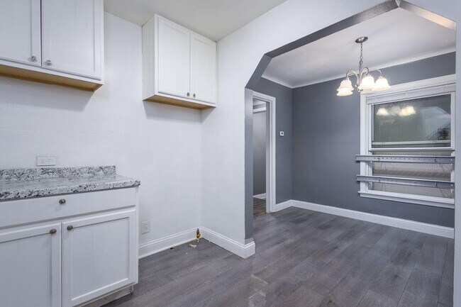 Building Photo - 13881 Carlisle St