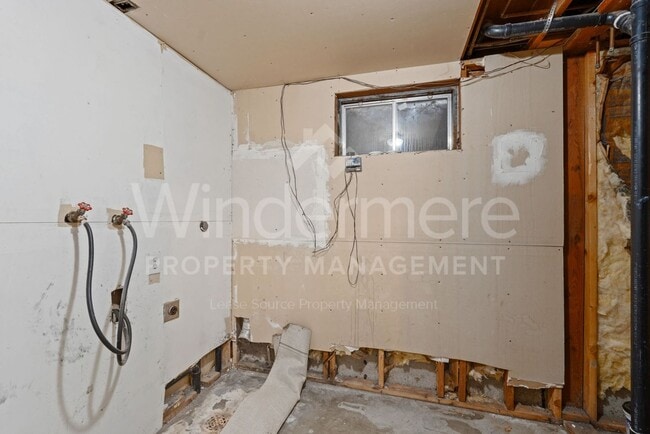 Building Photo - 3828 E 7th Ave