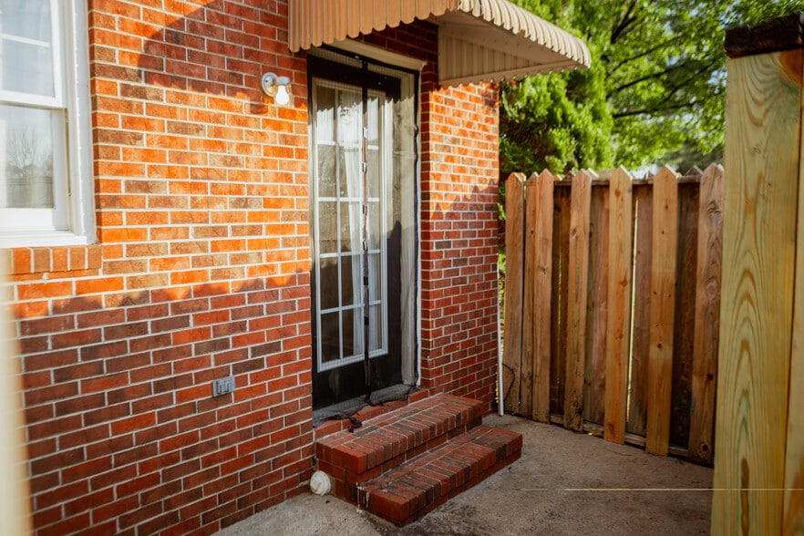 Building Photo - 199 Kristin Dr