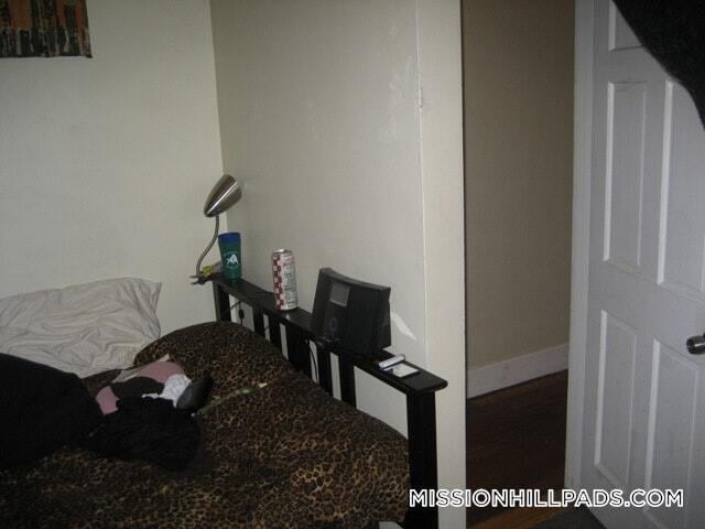 Building Photo - 101.5 Calumet St