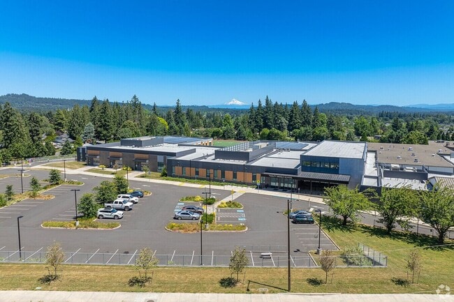 Building Photo - Newer Construction 5 Bedroom Home in East Ridge at River Terrace in Tigard