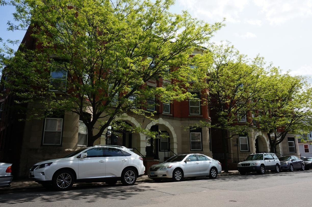 Building Photo - 10 Brainerd Rd