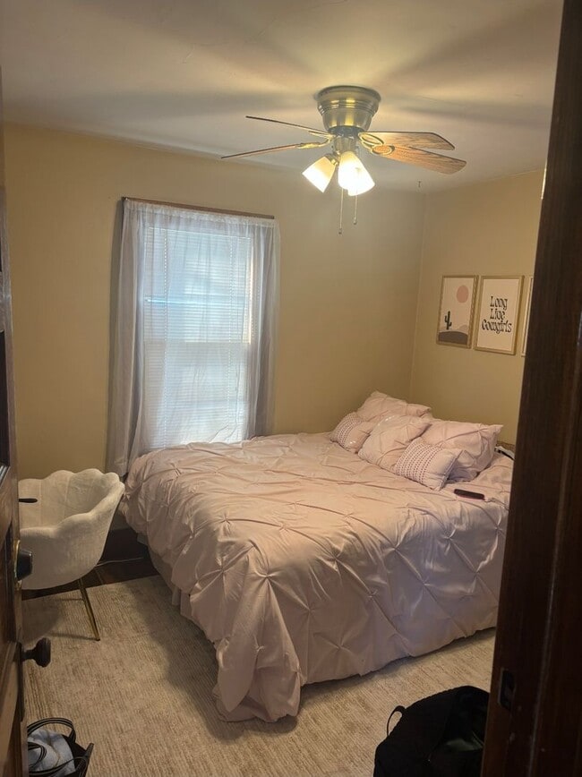 Building Photo - Available June 2026! 4 Bedroom House Close to Campus!