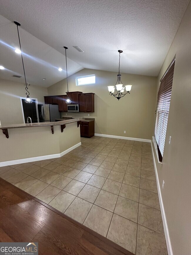 Building Photo - 101 Waters Edge Dr