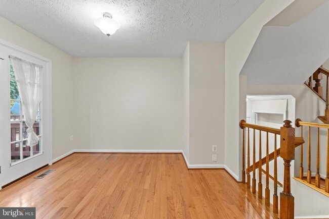 Building Photo - 144 Foxchase Dr