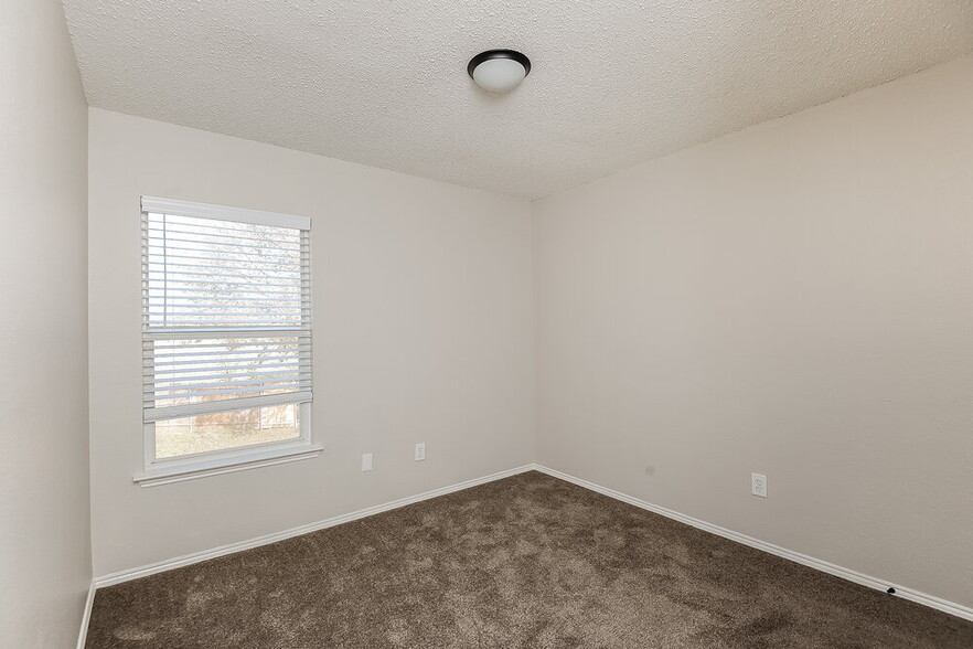 Building Photo - 7325 Moon Ridge Ct