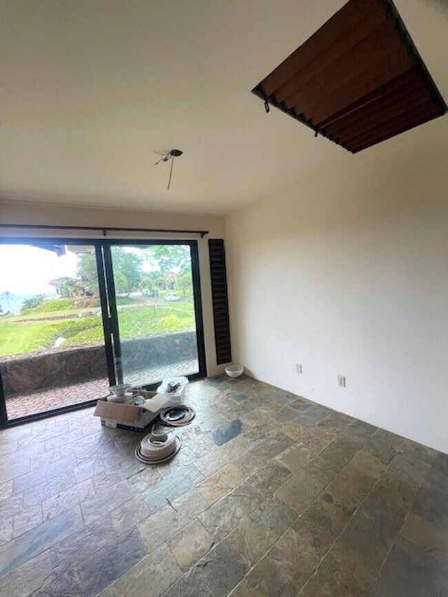 Building Photo - Gorgeous 2 Bedroom / 1 Bath in Waikane