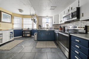 Building Photo - 108 Defoe Ct